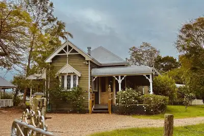 Image de Tranquil Retreat: Charming Country Homestead on 12 Acres, 6km to Byron Bay