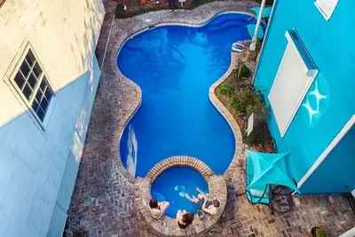 8br-Best Location! Heated Pool, Jacuzzi, Spa & Gym