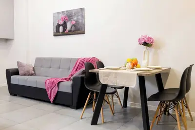 Stay Inn on Saryan 26. 3 str.