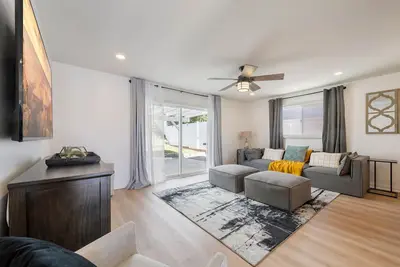 Image de Modern Newly Remodeled Family Home