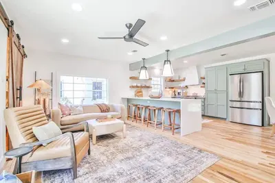 Image de Tranquil Terrace - 2br 2ba - Walk to Tech