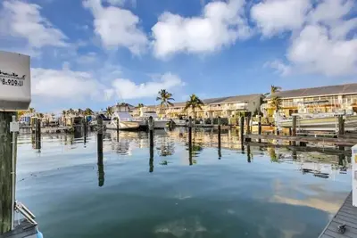 Image de Beautiful Lagoon Front Townhome!