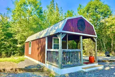 Image de Private TinyBarn cabin in Woods