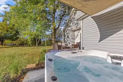 Image de The Luxe/Hot Tub/ Putt Putt/10 Mins Shaker Village