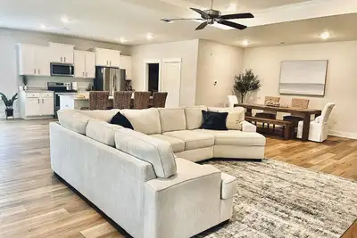 Image de Luxury~New~4bdr Home~Pool~Close to Navarre Beach