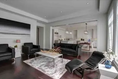 Image de Luxurious 4 Bedroom home. \n