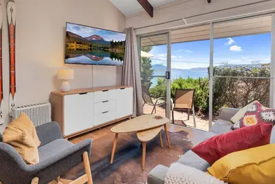Image de Lake Light Love this spacious and light two bedroom unit