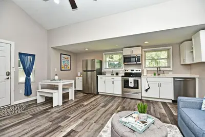 Image de Adorable 1-bedroom right on the bike trail