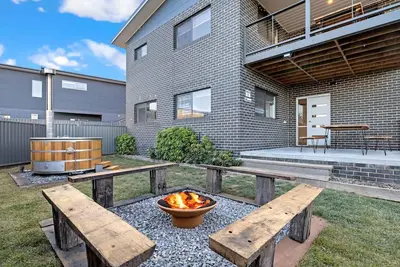Image de Mountain G. O. A. T. 4 bedroom home with wood fired hot tub, pool table & dedicated equipment storage