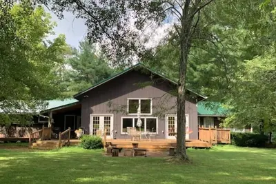 Image de Spacious Lake Escape Near Conley Bottom