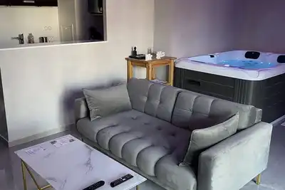 Image de Passion Airbnb - Logement deux pièces avec jacuzzi privatif