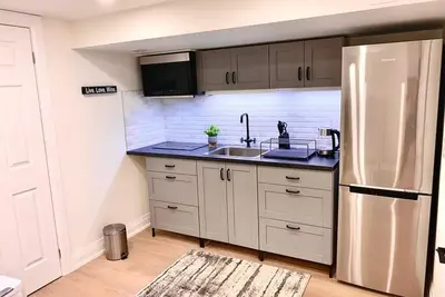 Image de Cozy basement studio apartment