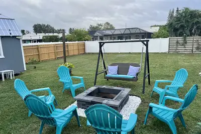 Image de House of Fun, 5 Minutes from the Beach!