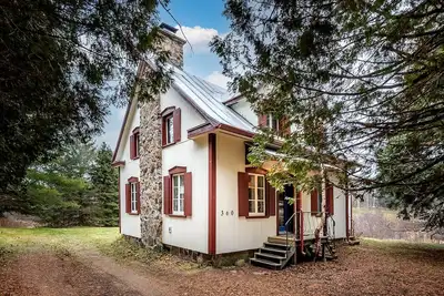 Image de Ancestral Wooden Chalet - St-Gabriel de Brandon
