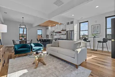 Image de Loft Apartment overlooking downtown Lillington, Nc.