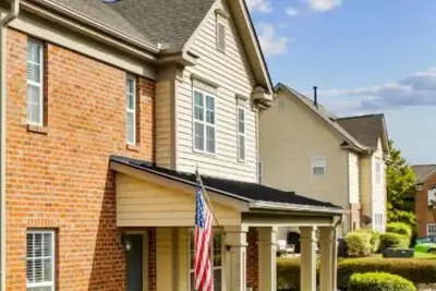 Image de Helluva Haven - near Rdu, Rtp, & Cary - 2 Bd & 2. 5 Bath
