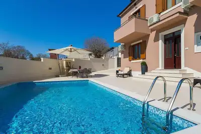 Image de Superbe maison à Liznjan
