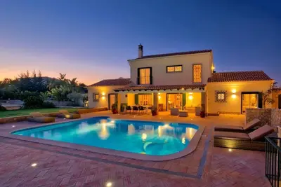Image de Villa 'Casa Canasta' avec vue sur les montagnes, piscine et climatisation