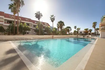 Image de Appartement de vacances 'In Playa De Las Americas' avec piscine partagée, terrasse privée et Wi-Fi