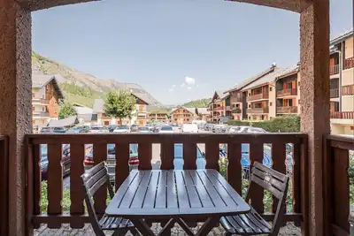 Image de Appartement 'Joli Appt 2 Centre Village Valloire' avec vue sur les montagnes, balcon et Wi-Fi