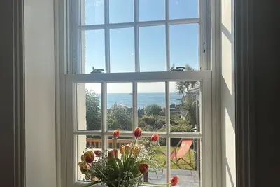 Image de Coastguards Cottage, Sea Views, Coast Path Location & 3 Minutes to the Beach