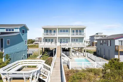 Image de Zion of Holden at Holden Beach, Ocean front Home with private heated pool and great views!