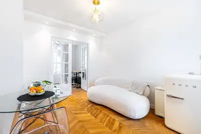 Image de GuestReady - Confort et charme dans le 19ème