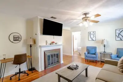 Image de Close to Midtown & Parks - Little Blue