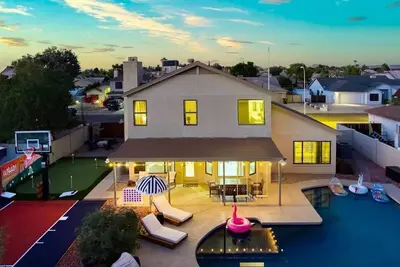 Image de New Sportscourt|Huge Pool|Gameroom|Peoria Paradise