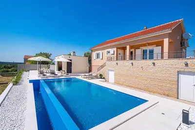 Image de Superbe maison à Pridraga