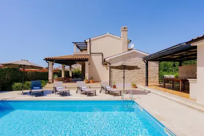 Image de Superbe maison à Pula avec sauna
