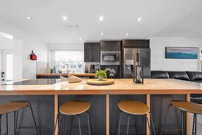 Image de Modern & Tropical 3/3 Biscayne Shore Oasis Retreat