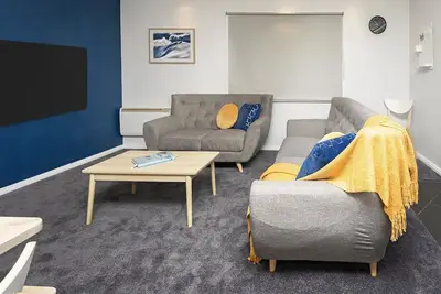 Image de Yurali apartment is located within walking distance to the town centre.