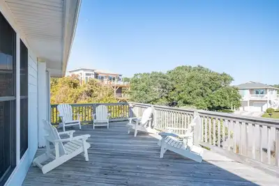 Image de Private Home Steps from Beach Access!