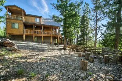 Image de Large Lodge Sleeps 14, Fire Pit, Views