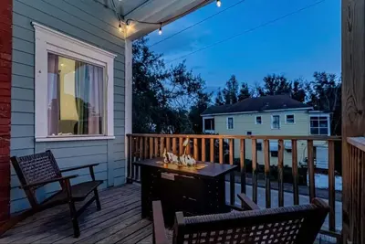 Image de Suite in Heart of Downtown King Beds Forsyth Park - Upper