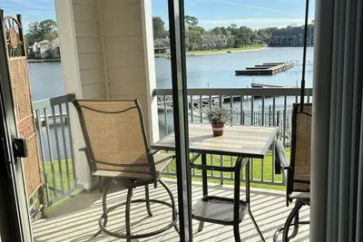 Image de The Point in Walden. Lakeside Unit with Easy access to the lake, pools, & dock.