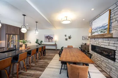 Image de New Luxury Eagle Lake Condo with Private Hot Tub, Big Mountain Views & Quick