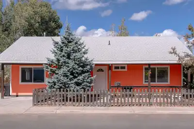 Image de Limited time reduce rates! The Grand Canyon Orange Blossom with A\/C.