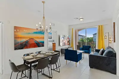 Image de Renovated Vista Cay condo * Next to the Clubhouse!