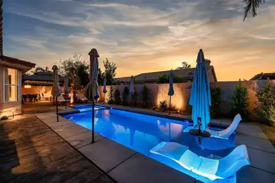 Image de The Crescendo | Stylish Modern Pool Home (Free Spa Heating)