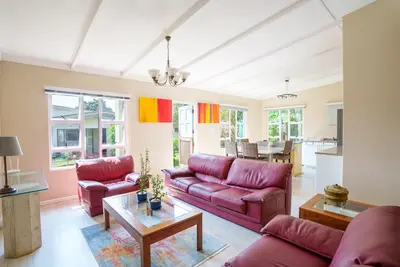 Image de Avalon Farm Cottage, a beautiful cottage on a small working Macadamia Farm.