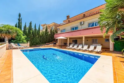 Image de Villa Torrequebrada - Cinq Chambres Villa, Couchages 10