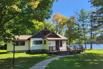 Image de Charming & Spacious Home on Little Smoky Lake, \nGolf course nearby, Pet friendly!