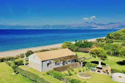 Image de Beachfront Villa Stato Da Mar Grande