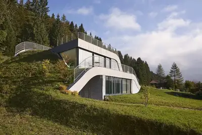 Image de Chalet contemporain au pied de la foret à quelques km des Rousses