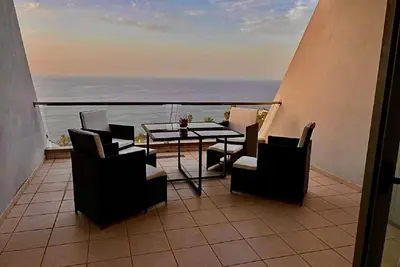 Image de Voll Ausgestattetes Apartment mit Traumhaft Schönem Meerblick und Sonnenterrasse