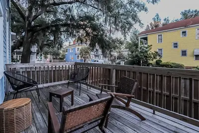 Image de Clean Suite: Downtown Starland Yard Forsyth Park - Lower