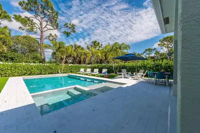 Jupiter Palms Oasis | Luxe Pool/Spa Table Tennis!