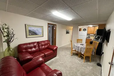 Image de 305 2bd Lower · Moose 2 bedroom lower, close to downtown